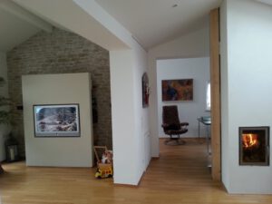 rustikale Wand im modernen Ambiente mit Marmaris Light