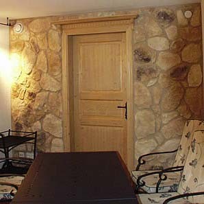 Field Stone brown Wanddekor im Wohnbereich