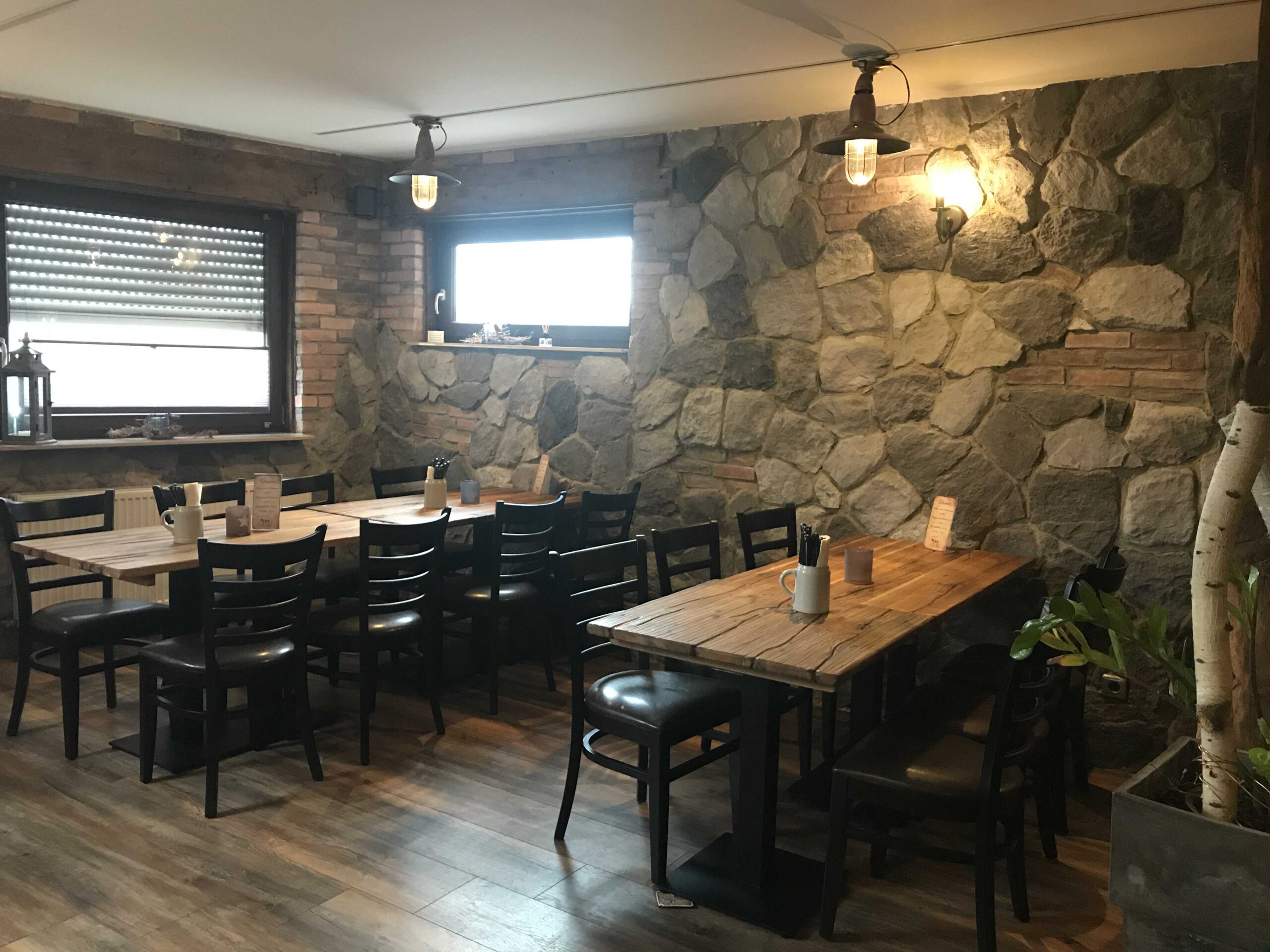Field Stone gray und Masterbrick Wandverblender Bauernstube Wölfersheim