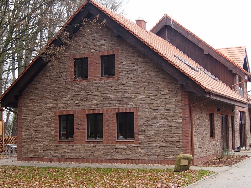 Komplette Fassade mit Verblender Broken Rock Kelt - zeitlos