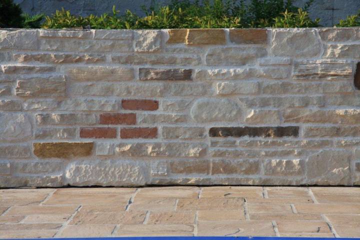 Mauer mit Mix Rustico