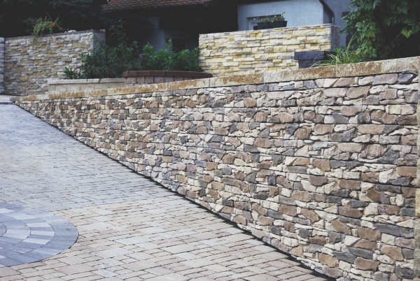 Mauerverkleidung mit Verblender Rock Vrsatec brown mix