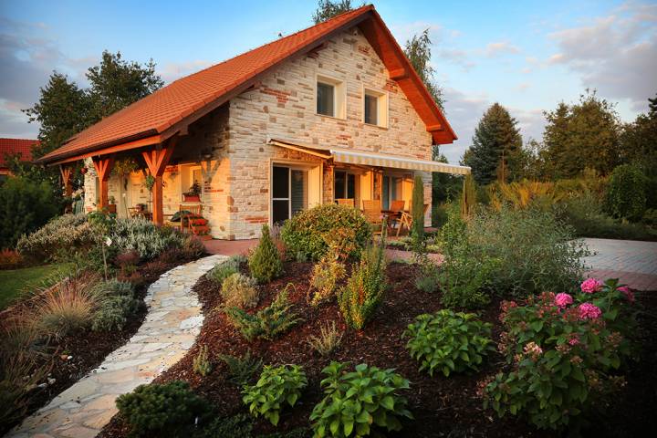 Mediterrane Fassade mit Mix Rustico
