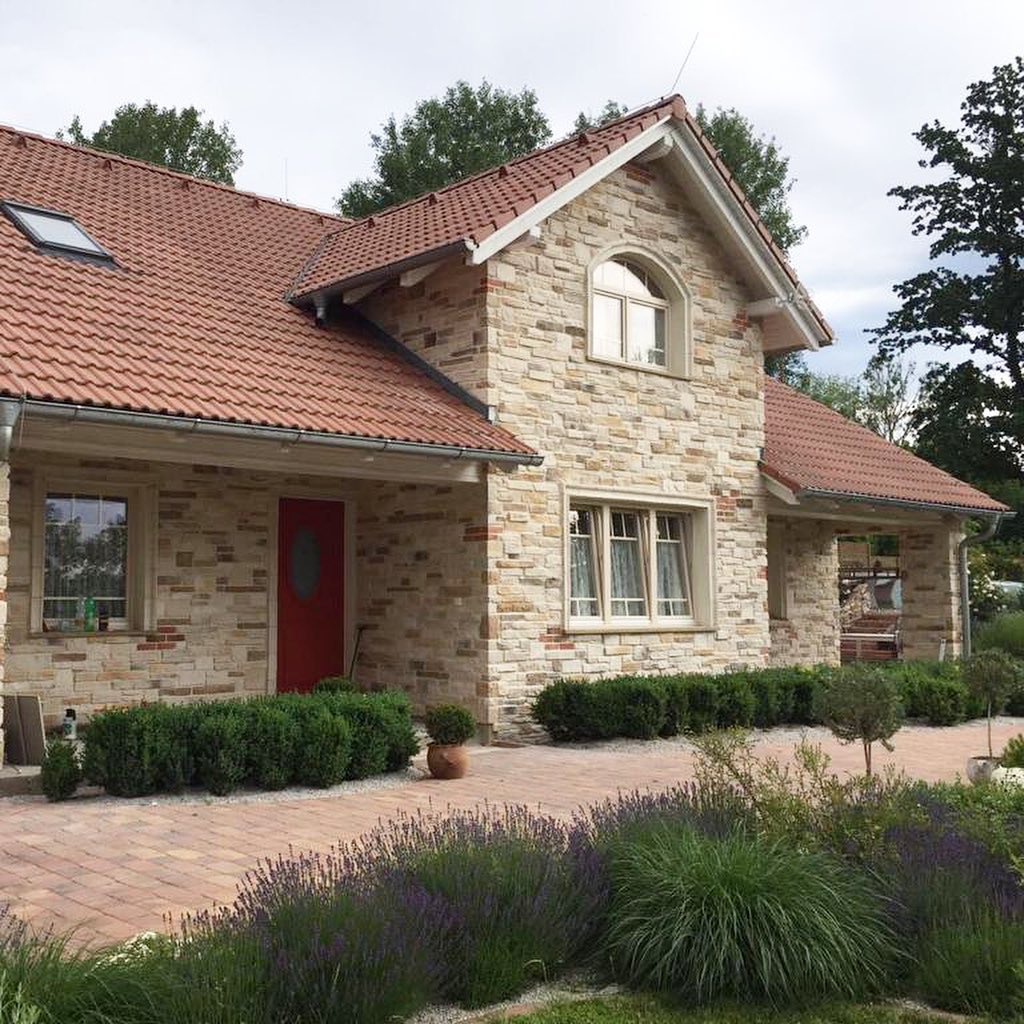 Mix Rustico Wild Stone Fassadenverblendung und Buxbaum