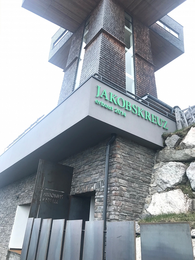 Mix Tirol am Gipfelkreuz
