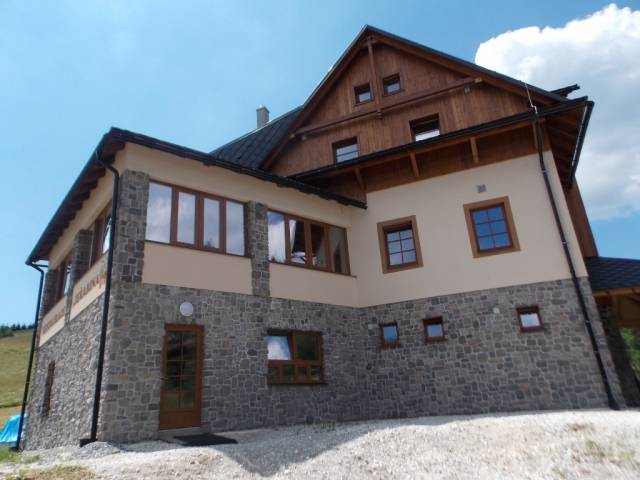 Verblender Mix Grigio - rustikale Fassade am Gutshaus