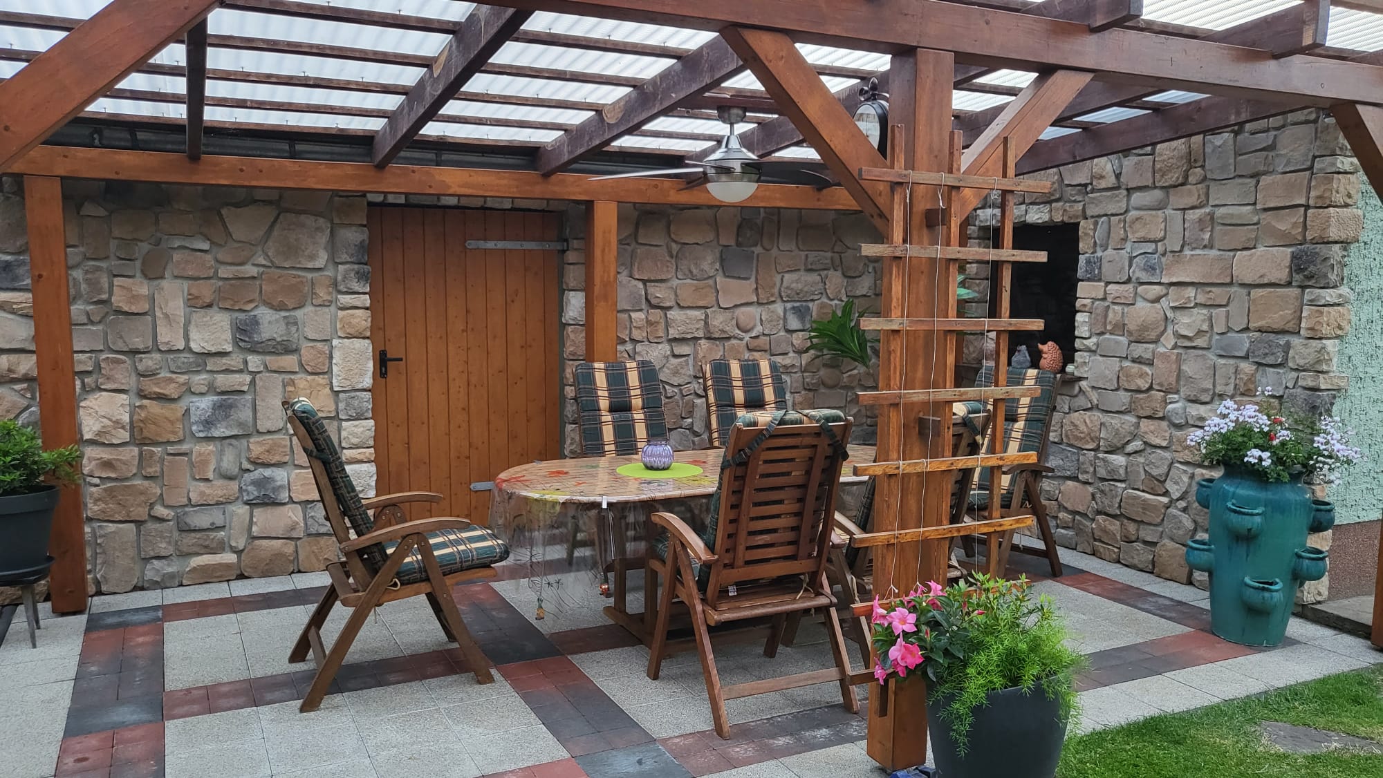 Verblendstein Mix Country im Außenbereich - Wanddekor - Terrasse