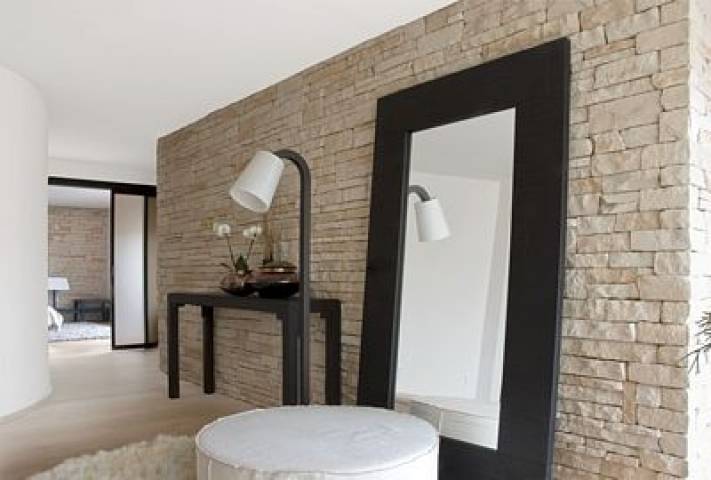Wandverblender Split Sandstone Roma-091 im Flur